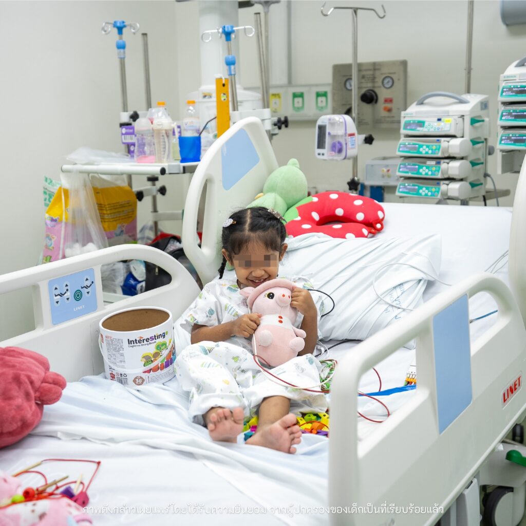 โรงพยาบาลศูนย์การแพทย์มหาวิทยาลัยวลัยลักษณ์ ประสบความสำเร็จในการผ่าตัดแก้ไขรูรั่วผนังกั้นหัวใจ ในผู้ป่วยเด็ก 2 ราย ภายใต้โครงการพัฒนาเครือข่ายการผ่าตัดโรคหัวใจในเด็กภาคใต้ตอนบน ร่วมกับ มูลนิธิเด็กโรคหัวใจ 6