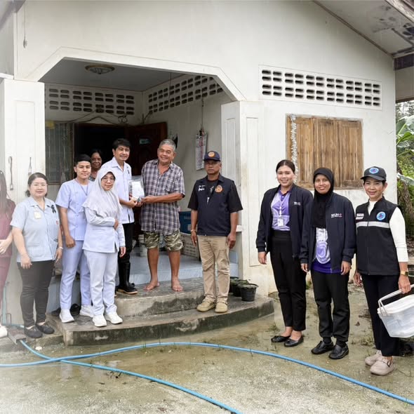 "Sharing Care! Walailak University Hospital Collaborates with Network to Distribute Medication to Flood-Affected Residents"