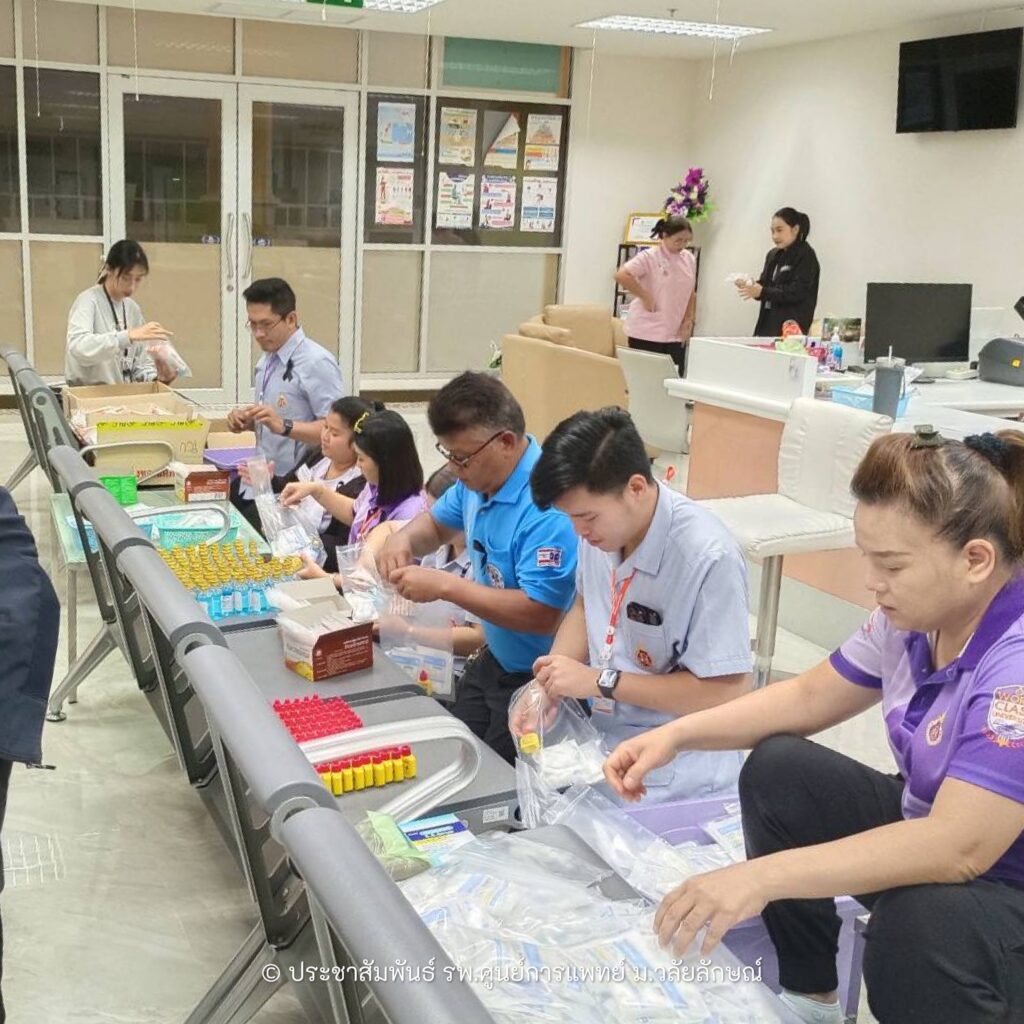"Sharing Care! Walailak University Hospital Collaborates with Network to Distribute Medication to Flood-Affected Residents"